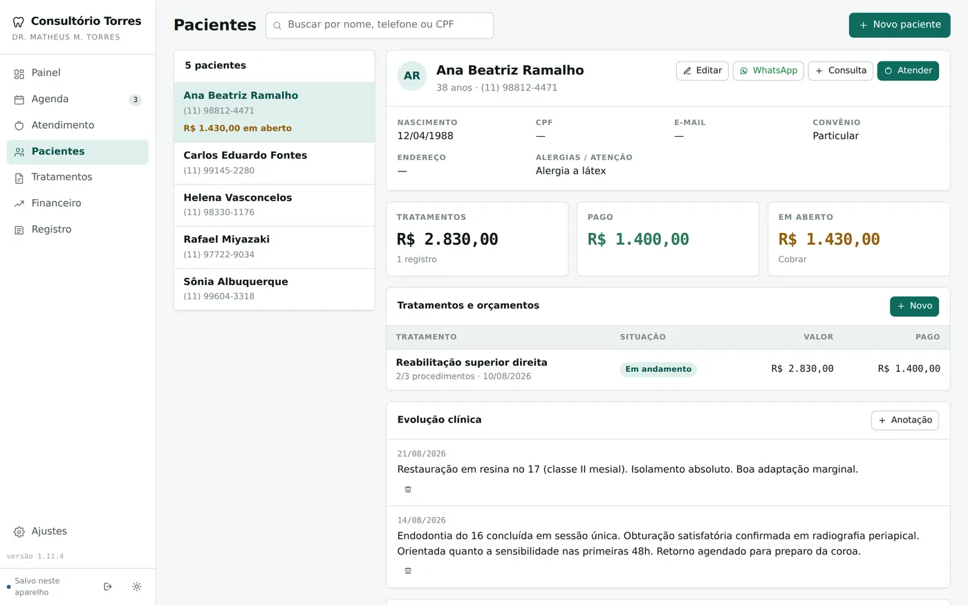 Ficha completa de um paciente, com dados, histórico e documentos.